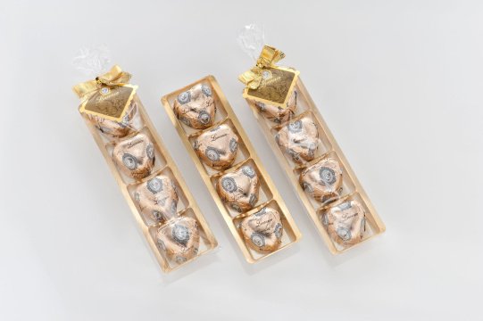 Шоколадные конфеты «Сердца с пожеланиями» с орехами "LAURENCE", фото