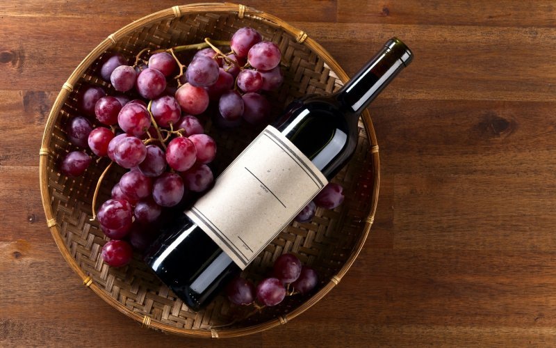Как отличить дешевое вино от дорогого: отличия натурального продукта от химии