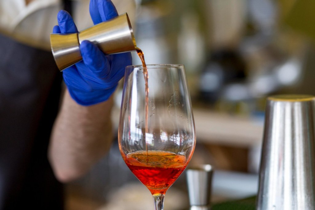 Вино без фильтрации: стоит ли его бояться