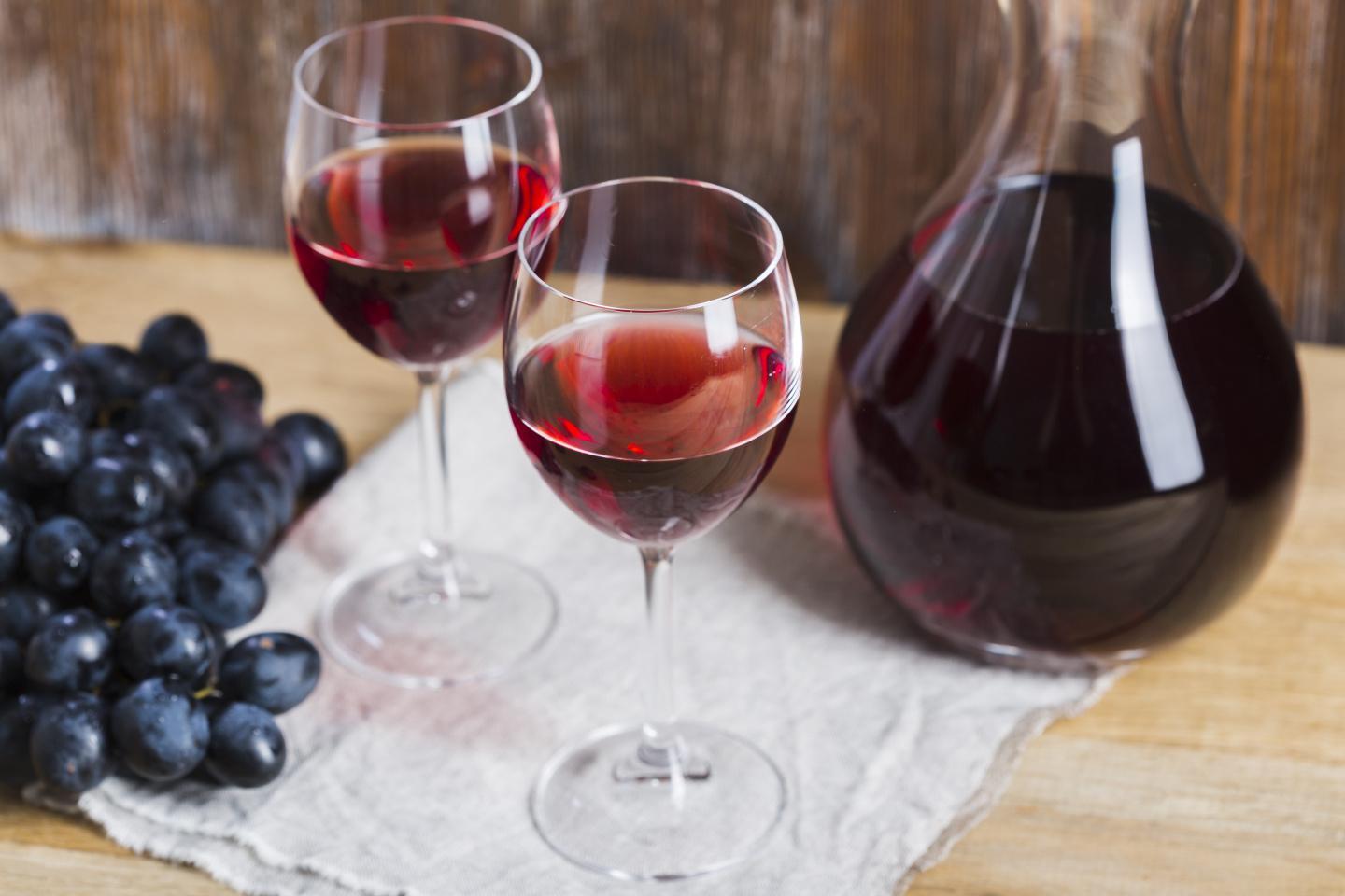 Декантируем вино правильно: подробная инструкция к применению