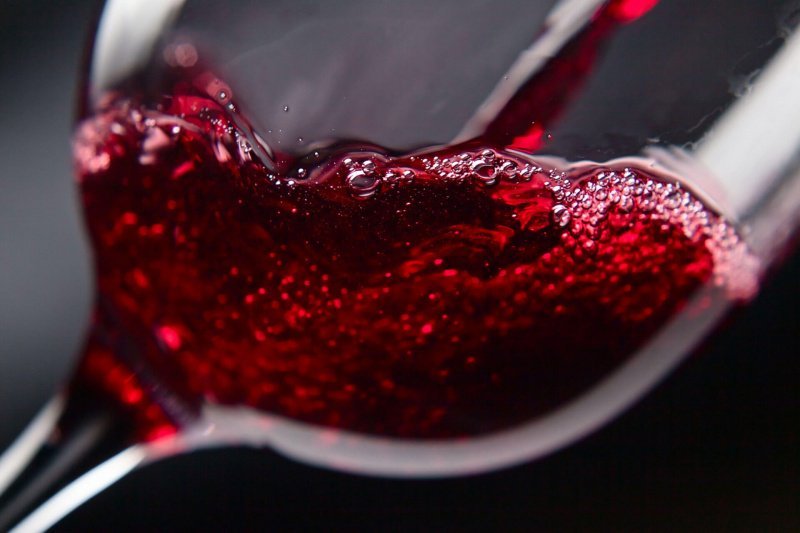 Можно ли пить холодное красное вино — миф или реальность?