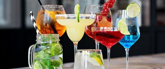 Летние коктейли: ТОП-10 рецептов по версии Dobro.Wine Летние коктейли: ТОП-10 рецептов по версии Dobro.Wine